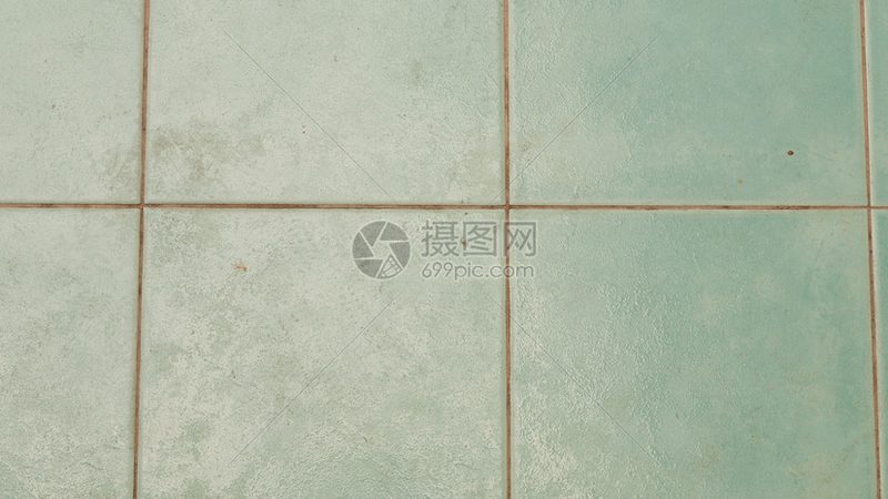 在选购农村自建房厨房墙面瓷砖时，应注意以下几点：